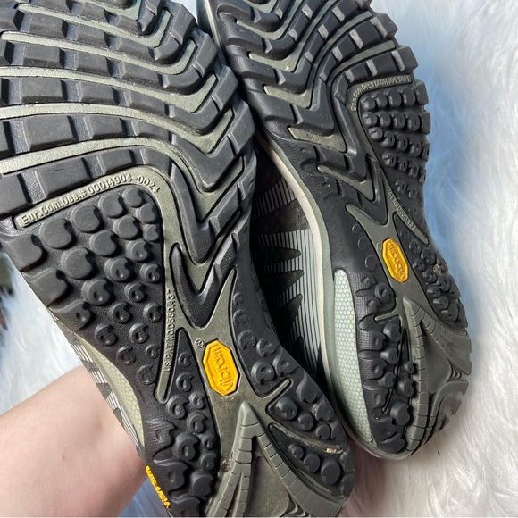 Merrell women’s trail hiking shoes - Picture 4 of 6